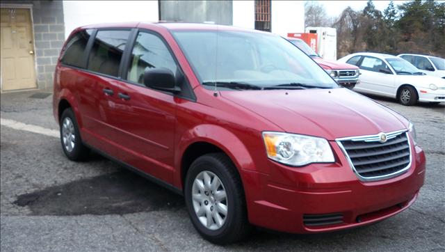 Chrysler Town and Country 2008 photo 2