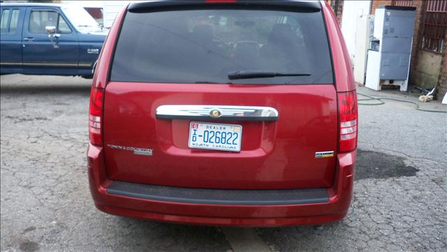 Chrysler Town and Country 2008 photo 3