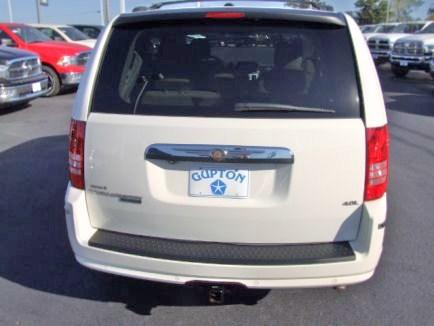Chrysler Town and Country 2008 photo 4