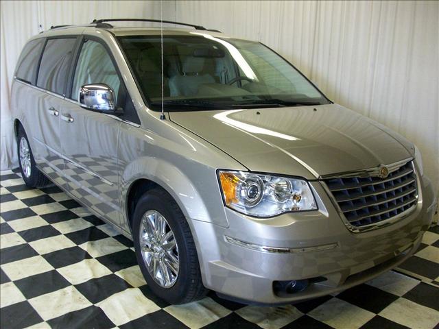 Chrysler Town and Country 2008 photo 3