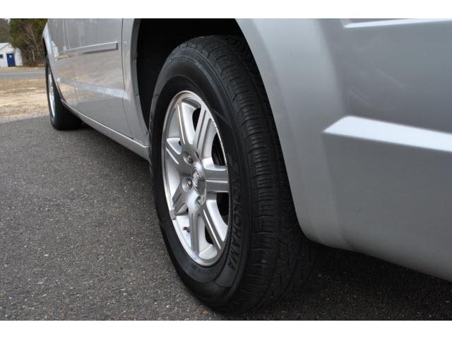 Chrysler Town and Country 2008 photo 3