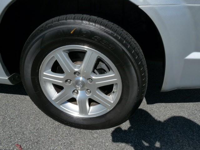Chrysler Town and Country 2008 photo 3