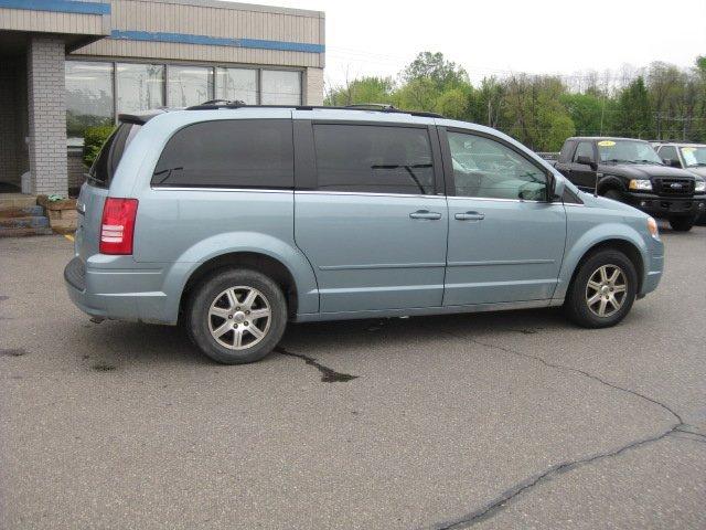 Chrysler Town and Country 2008 photo 1