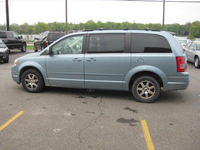 Chrysler Town and Country 2008 photo 5
