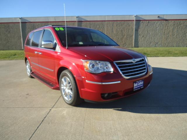 Chrysler Town and Country SLT 25 MiniVan
