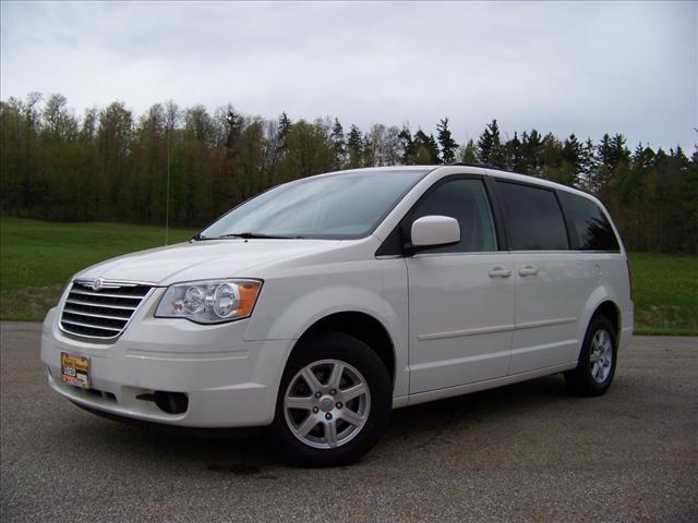 Chrysler Town and Country 3.5 MiniVan