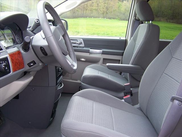 Chrysler Town and Country 2008 photo 5