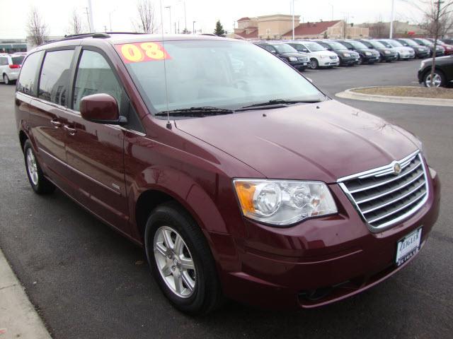 Chrysler Town and Country 2008 photo 3