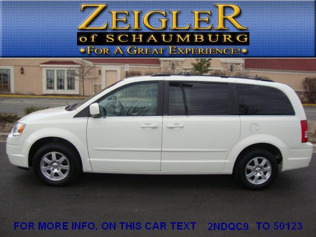 Chrysler Town and Country 3.5 MiniVan