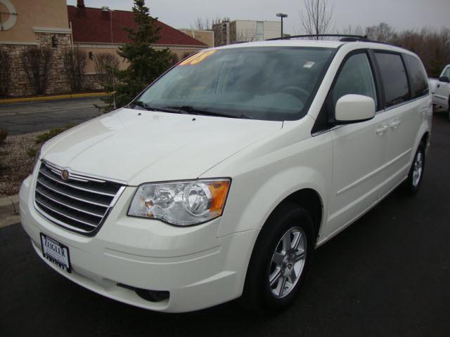 Chrysler Town and Country 2008 photo 1