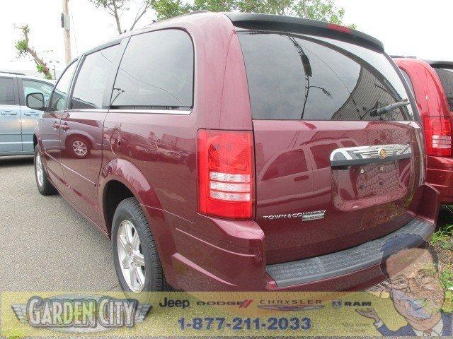 Chrysler Town and Country 2008 photo 1