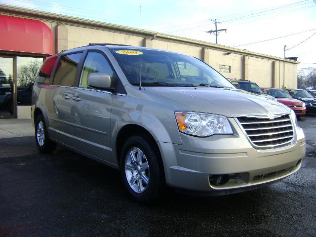 Chrysler Town and Country 2008 photo 2
