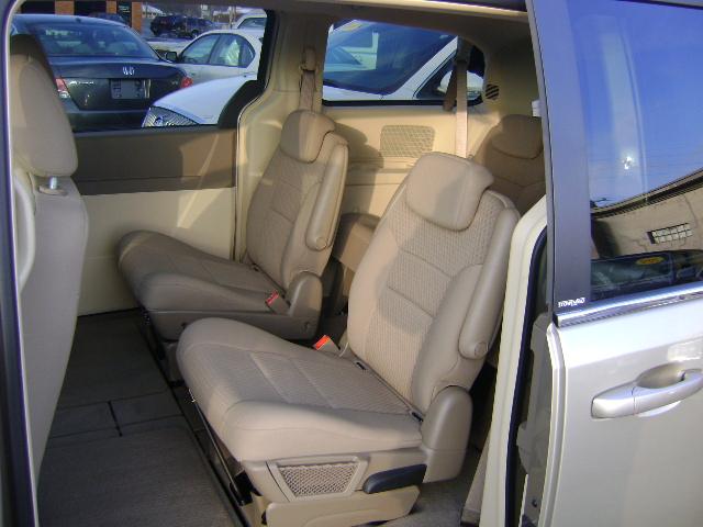 Chrysler Town and Country 2008 photo 5