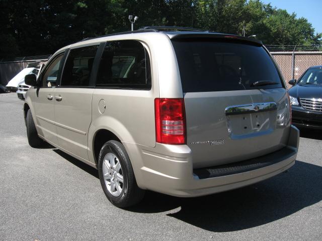 Chrysler Town and Country 2008 photo 1