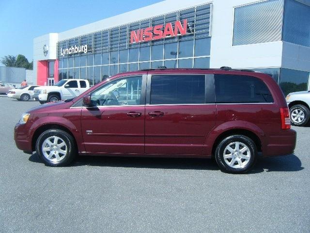 Chrysler Town and Country 3.5 MiniVan