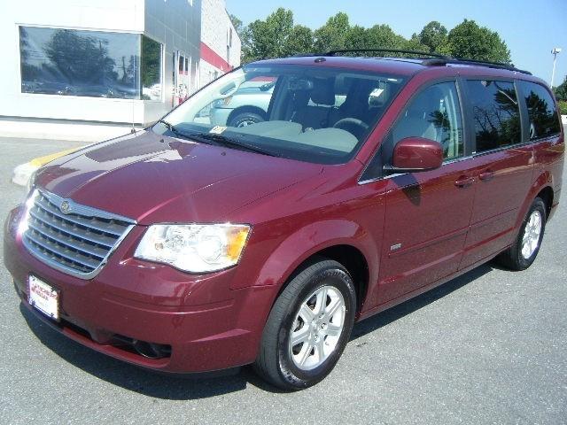 Chrysler Town and Country 2008 photo 4