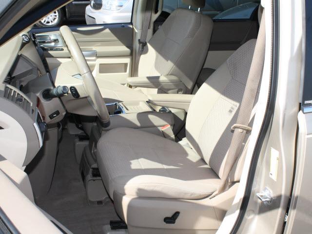 Chrysler Town and Country 3.5 MiniVan