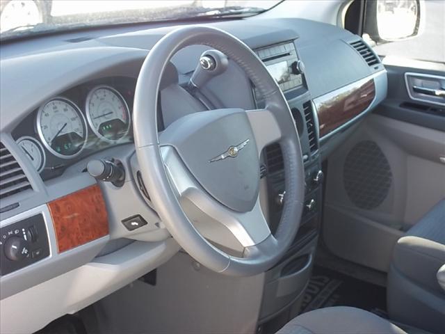 Chrysler Town and Country 2008 photo 4