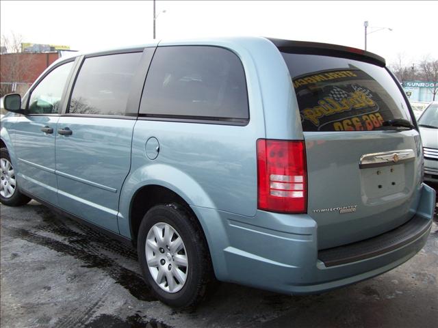 Chrysler Town and Country 2008 photo 1