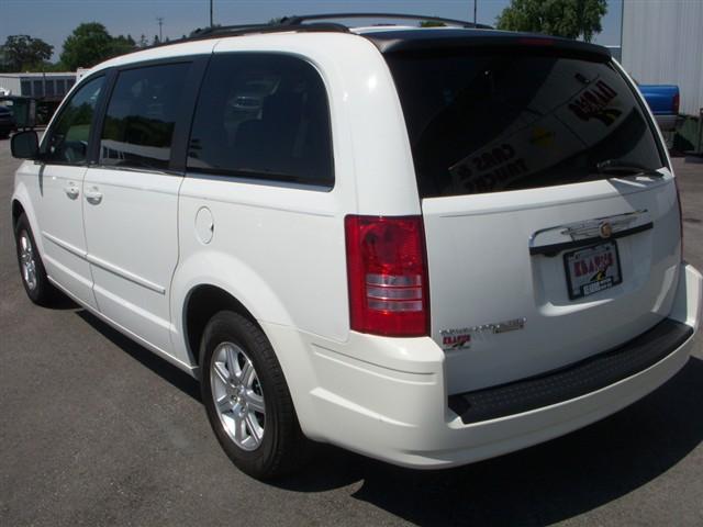 Chrysler Town and Country 2008 photo 5