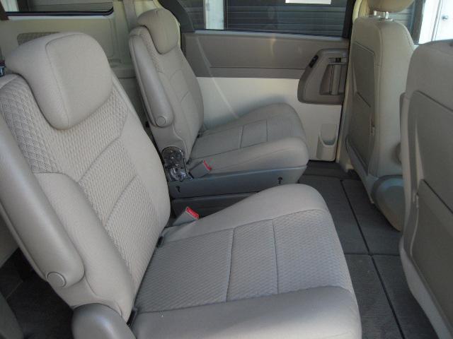 Chrysler Town and Country 2008 photo 3