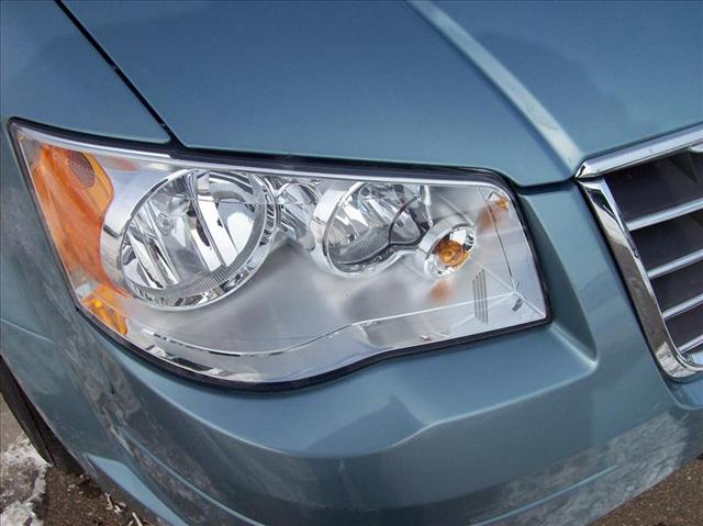 Chrysler Town and Country 2008 photo 1