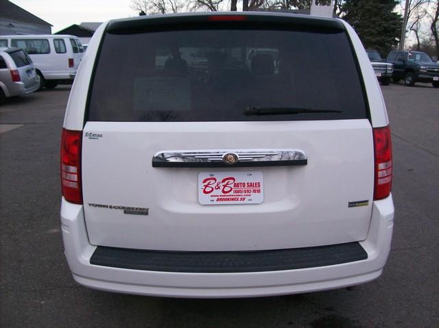 Chrysler Town and Country 2008 photo 4