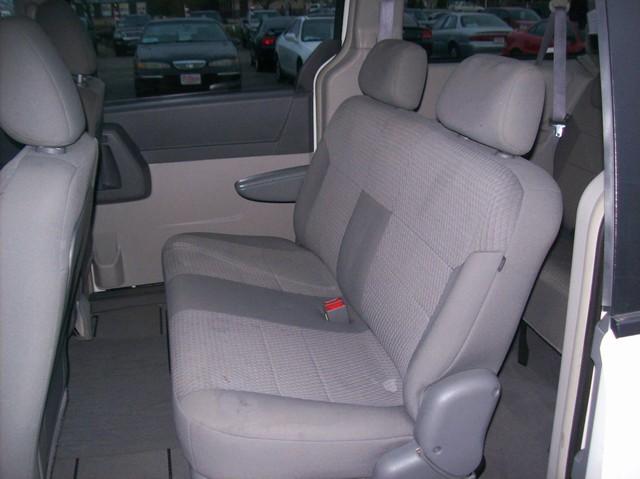 Chrysler Town and Country 2008 photo 5