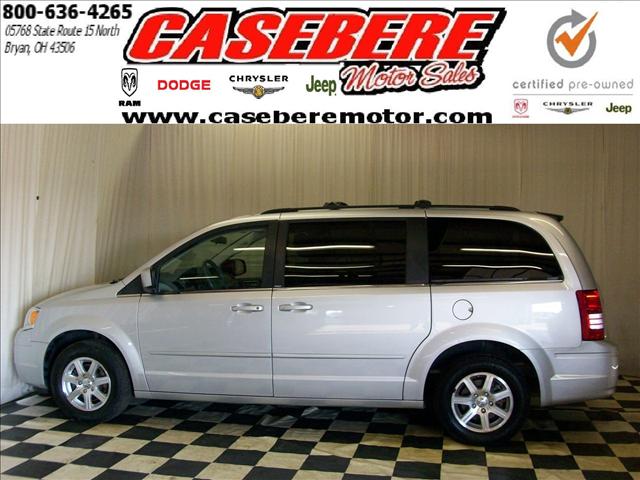 Chrysler Town and Country 2008 photo 1