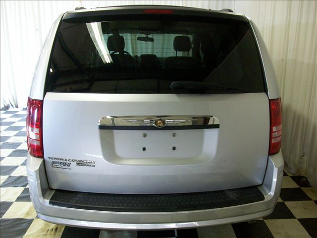 Chrysler Town and Country 2008 photo 5