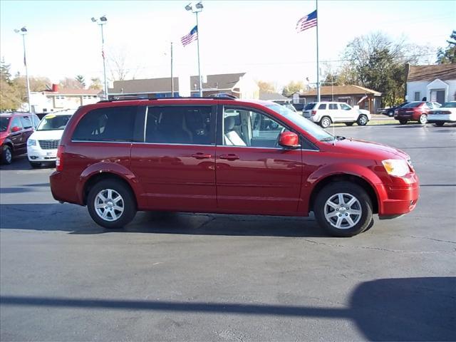 Chrysler Town and Country 3.5 MiniVan