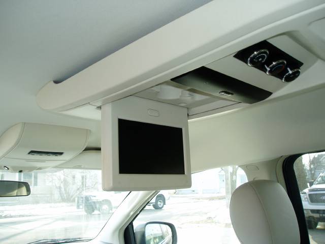 Chrysler Town and Country 2008 photo 2