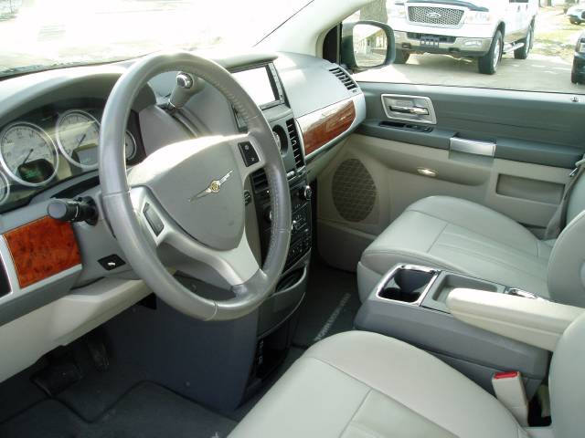 Chrysler Town and Country 2008 photo 5