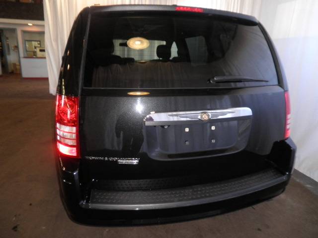 Chrysler Town and Country 2008 photo 4