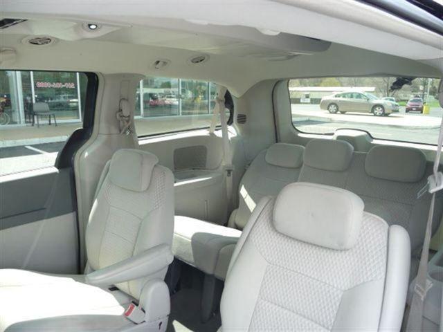 Chrysler Town and Country 2008 photo 5