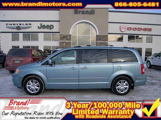 Chrysler Town and Country SLT 25 MiniVan