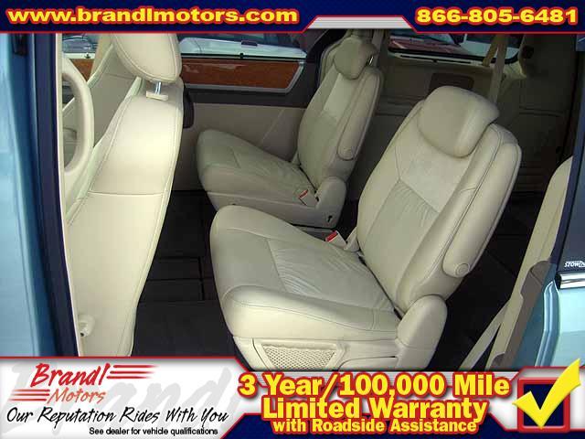 Chrysler Town and Country 2008 photo 4