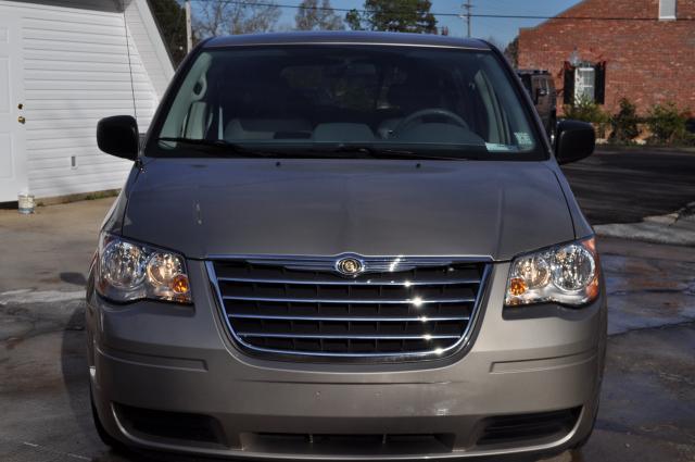 Chrysler Town and Country 2009 photo 1