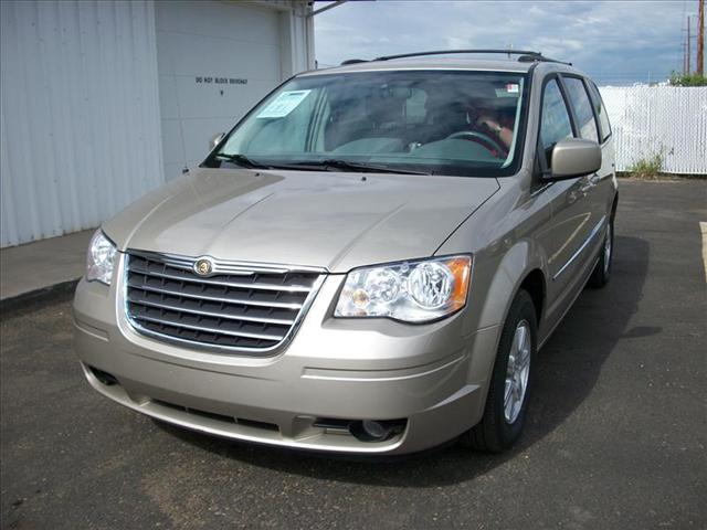 Chrysler Town and Country 3.5 MiniVan