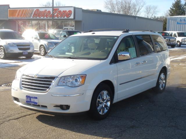 Chrysler Town and Country 2009 photo 3