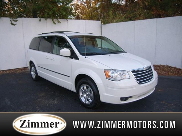 Chrysler Town and Country 3.5 MiniVan