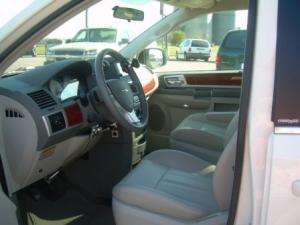 Chrysler Town and Country 2009 photo 1