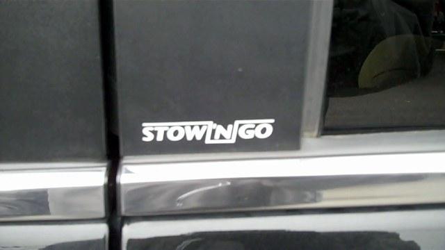 Chrysler Town and Country 2009 photo 2