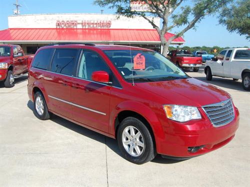 Chrysler Town and Country 2009 photo 1