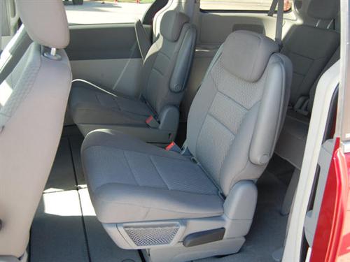 Chrysler Town and Country 2009 photo 4