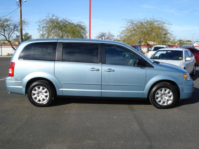 Chrysler Town and Country 2009 photo 4