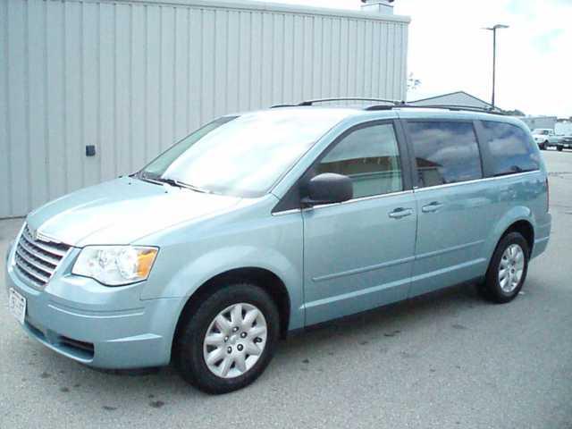 Chrysler Town and Country 2009 photo 1