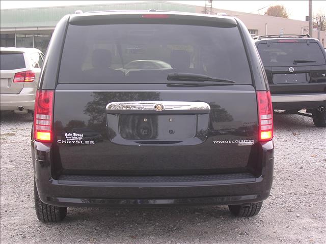 Chrysler Town and Country 2009 photo 4