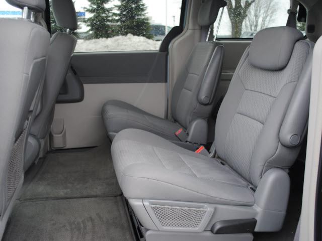 Chrysler Town and Country 2009 photo 1