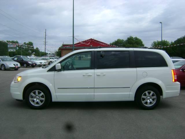 Chrysler Town and Country 3.5 MiniVan
